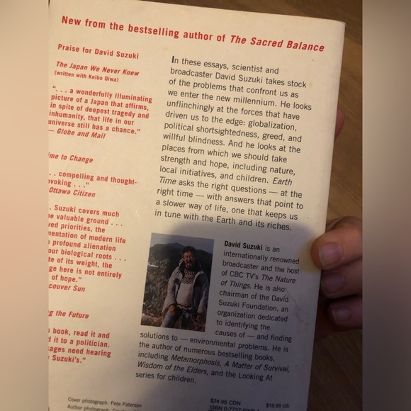'David Suzuki ‘Earth Time' Essays Book - Picture 2 of 2